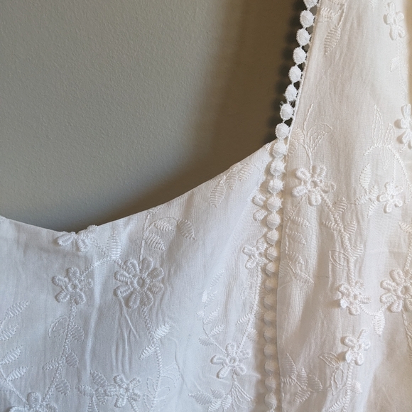 NWT Showpo. White Square Neck Embroidered Mini Dress, size 14 - Picture 3 of 9